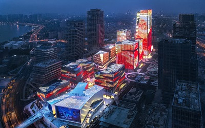 獻禮特區40年，洲明榮膺“品牌40人”和“國際信譽品牌”兩大榮譽