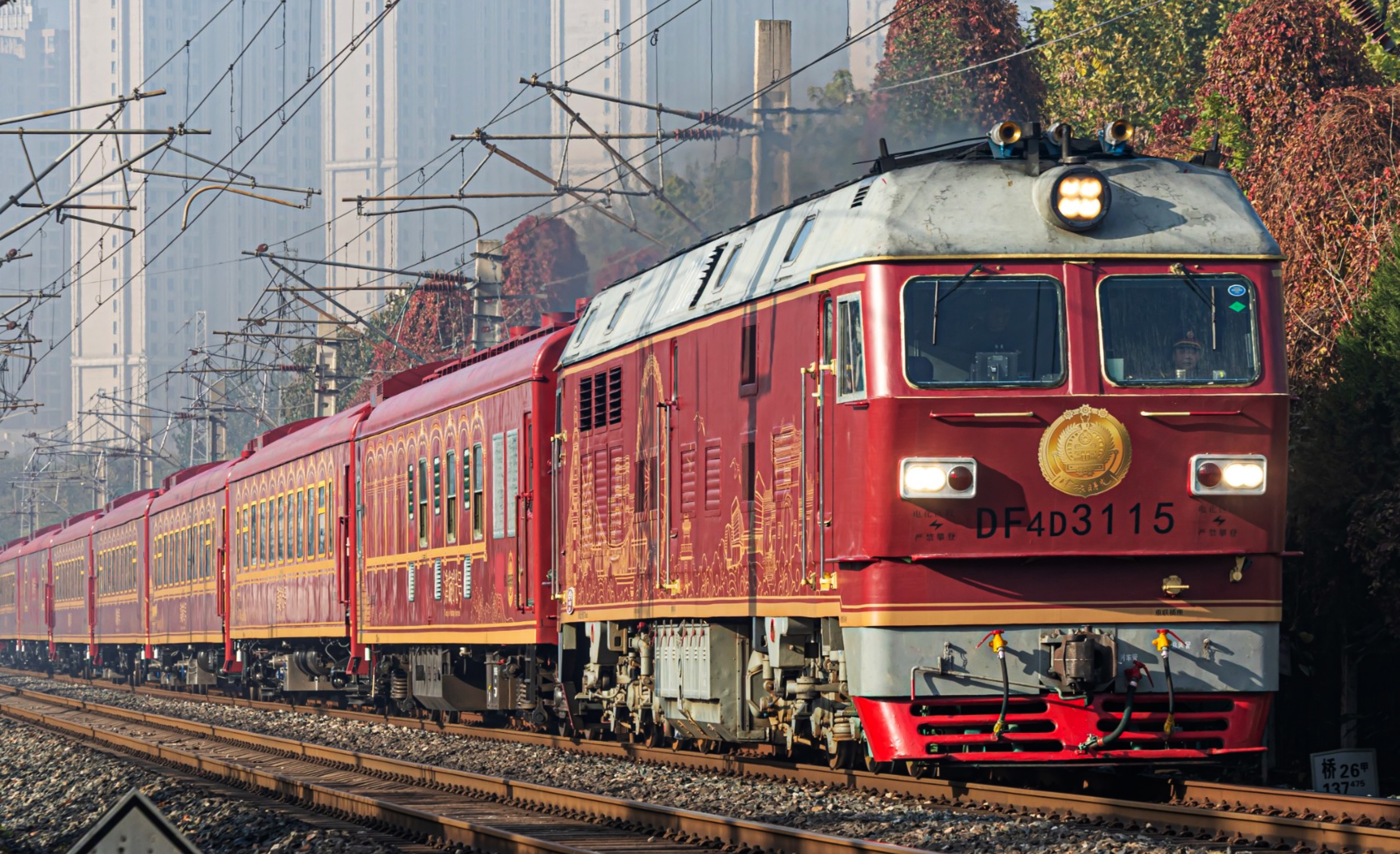 軌道上的沉浸式藝術(shù)空間！津旅時光號天幕這樣點亮